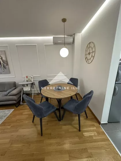 Mala Amerika | 4zida.rs