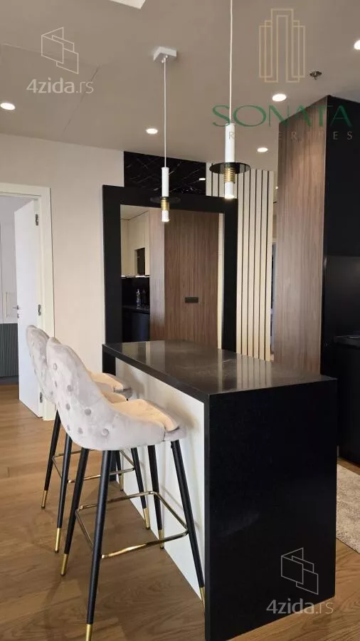 Petosoban stan | 4zida