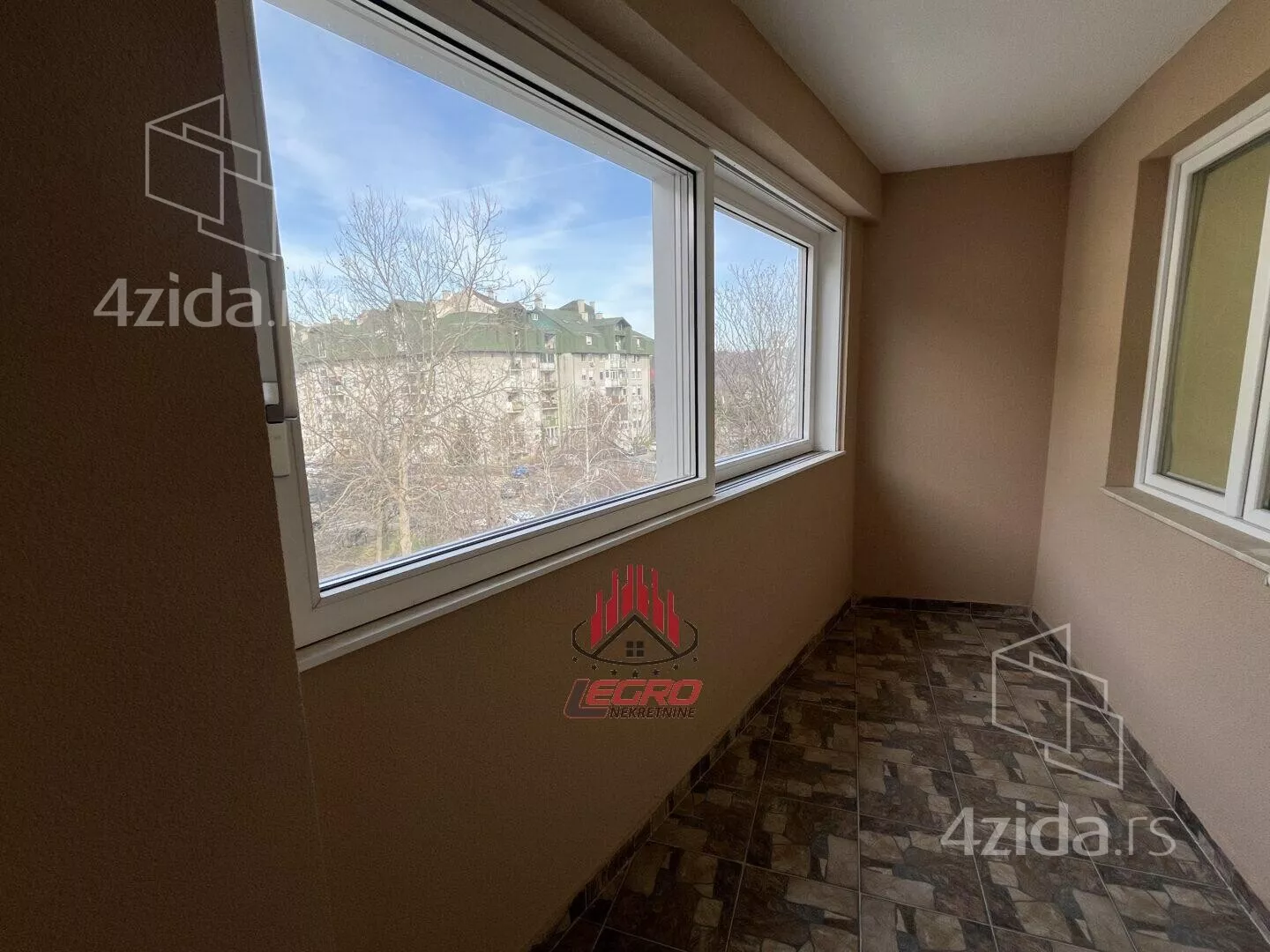 Petoiposoban stan | 4zida