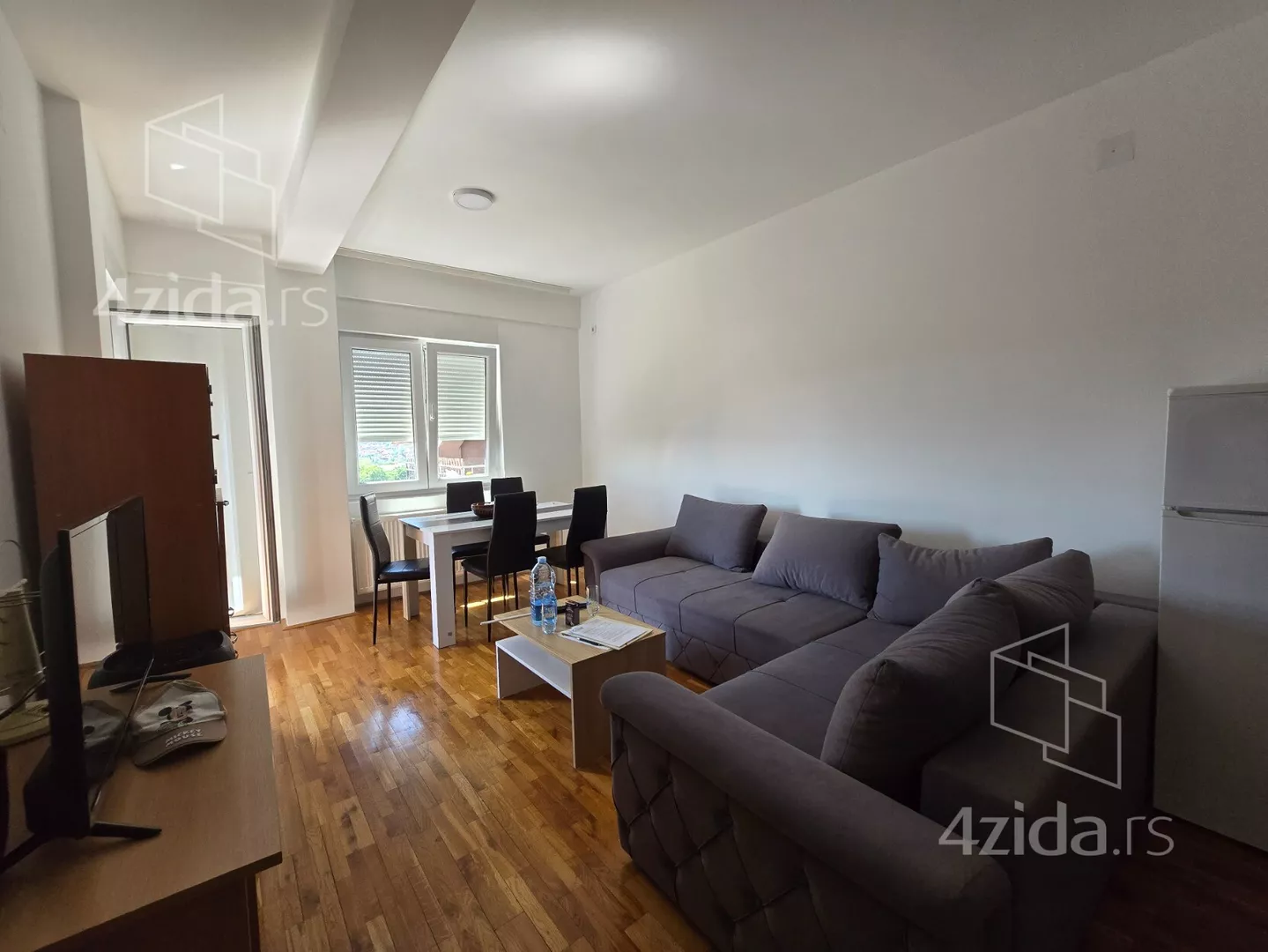 Četvoroiposoban stan | 4zida