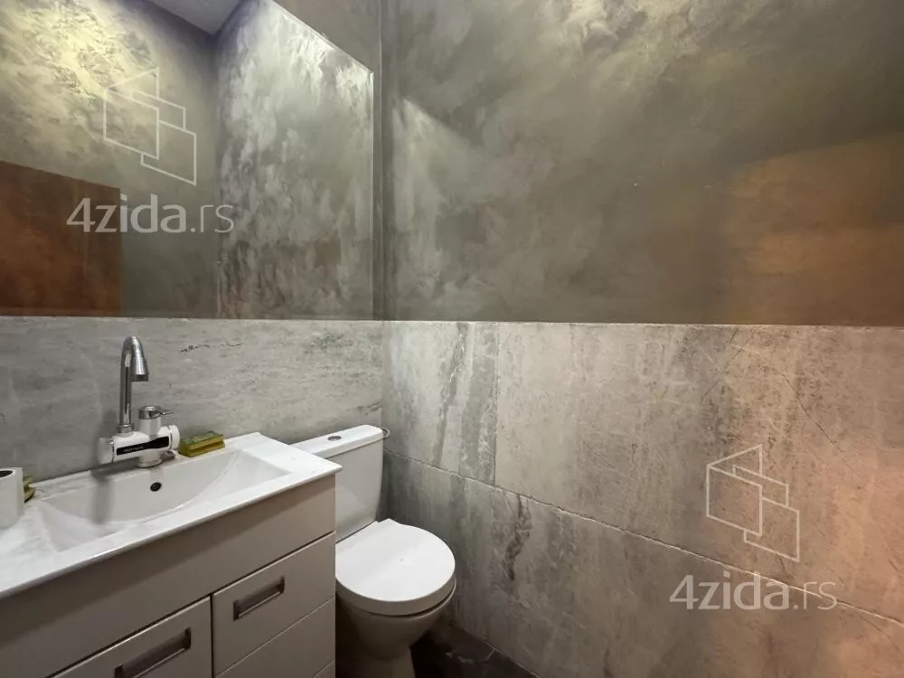Lokal | 4zida