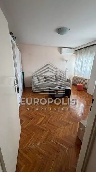 Ustanička | 4zida.rs