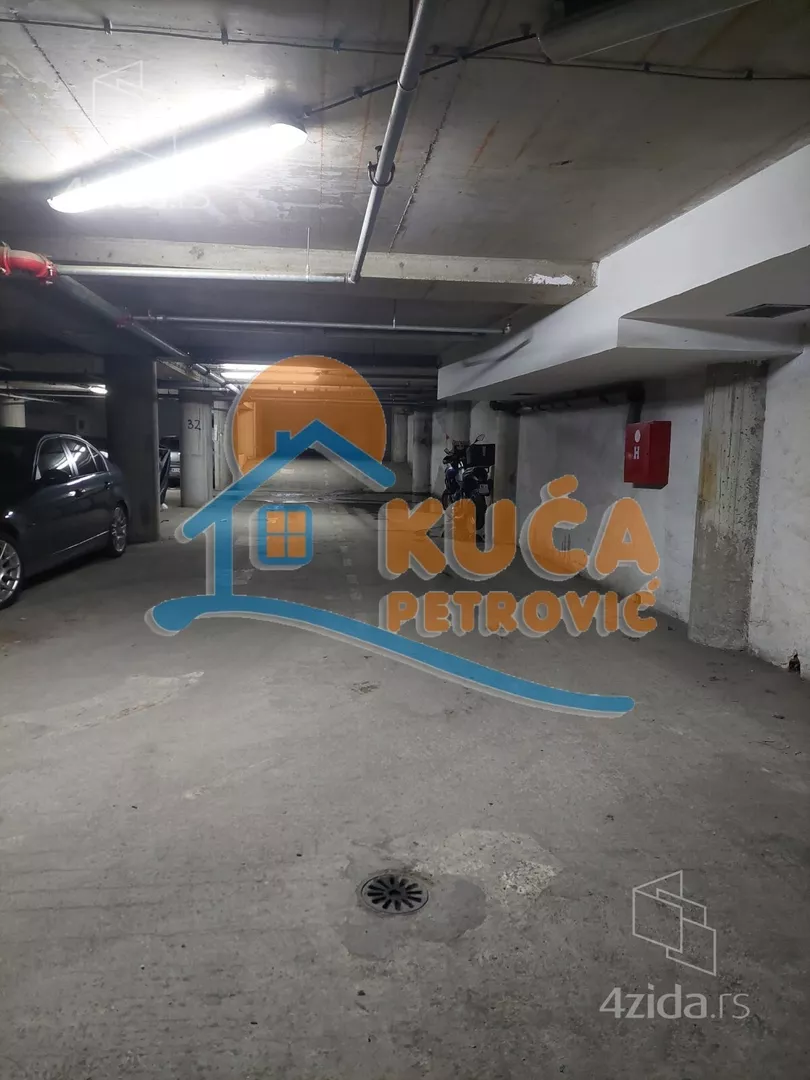Garaža | 4zida