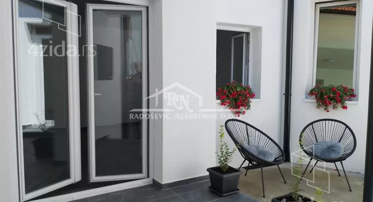 2-etažna kuća na prodaju, Sazonova, 349.000€, 104m² - stampaj