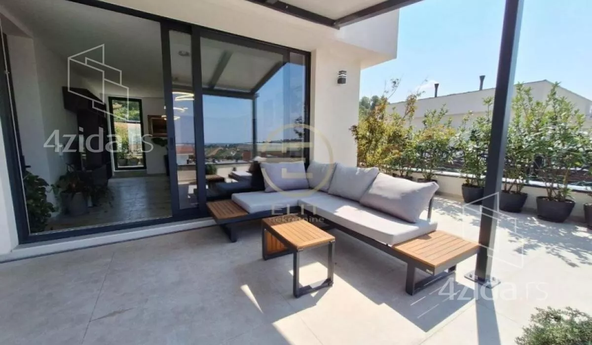 Petosoban stan | 4zida