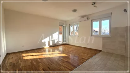 Kaluđerica | 4zida.rs