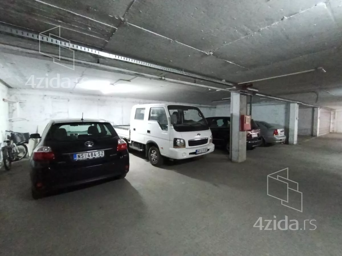 Garaža/Parking | 4zida