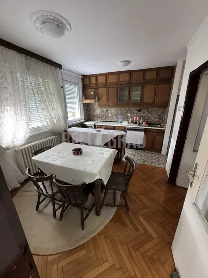 Pere Velimirovića | 4zida.rs