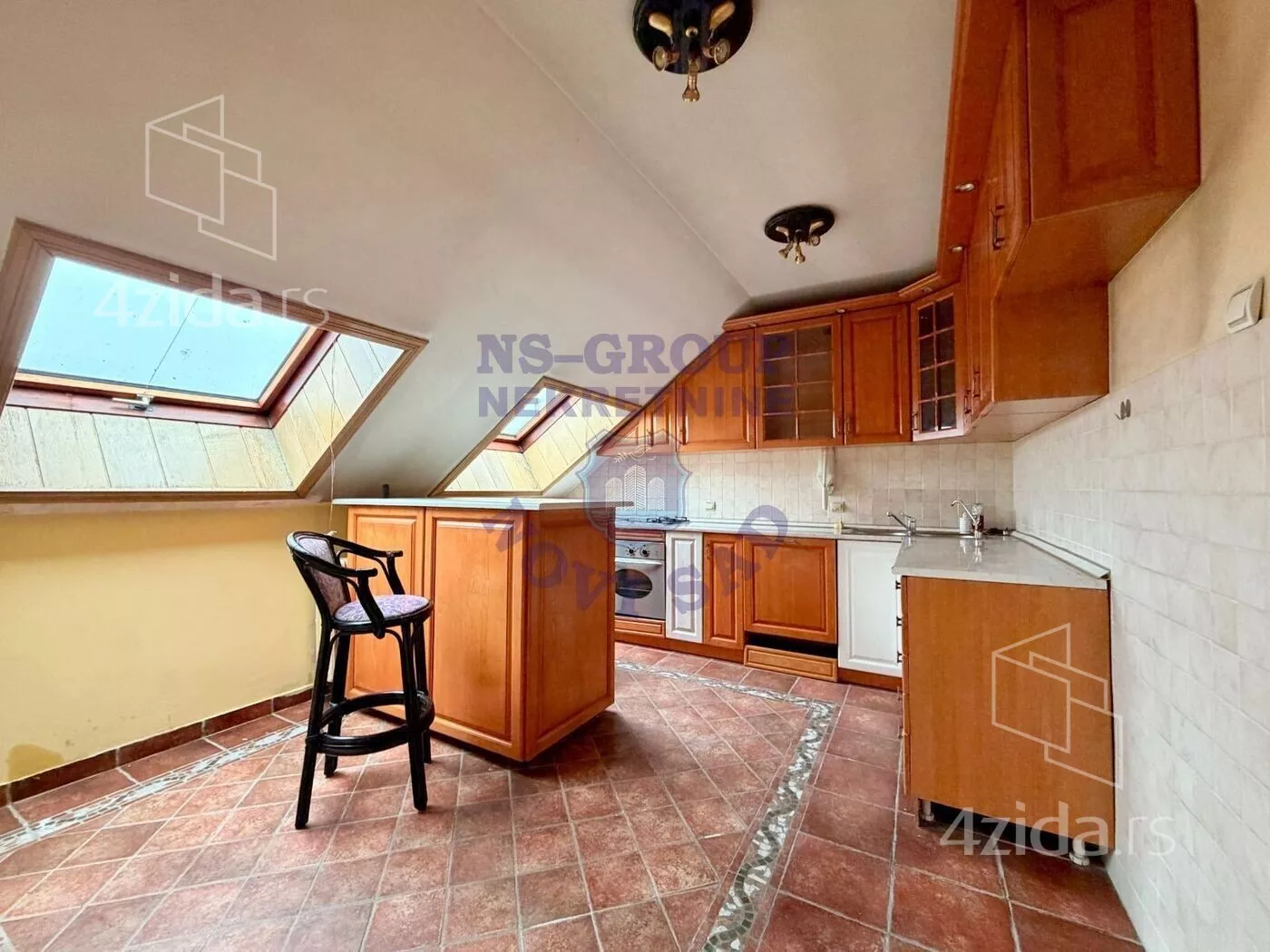 Petosoban stan | 4zida