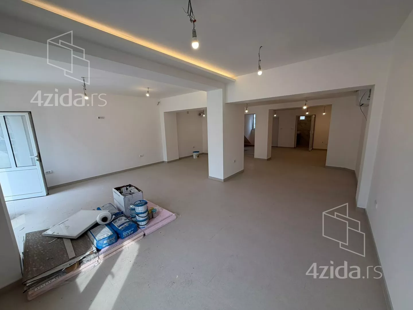 Poslovni prostor | 4zida