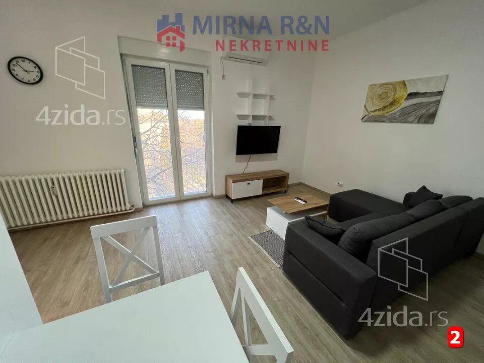 Četvoroiposoban stan | 4zida