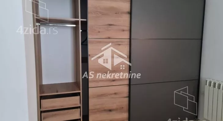 Šestosoban stan | 4zida