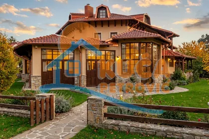 Rujnička 5. prilaz | 4zida.rs