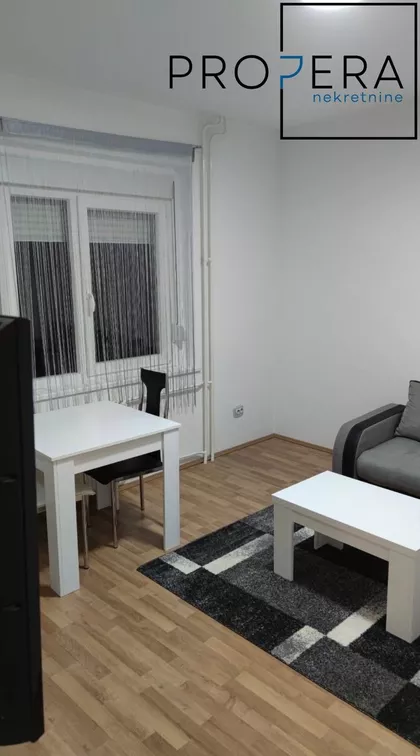 Trg Pavla Stojkovića | 4zida.rs