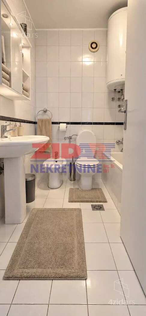 Četvoroiposoban stan | 4zida