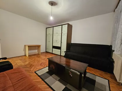 Radovana Simića Cige 10 | 4zida.rs