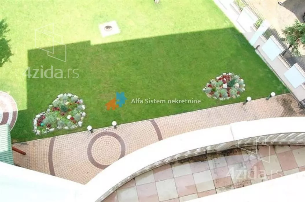 Šestosoban stan | 4zida