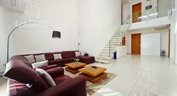 Sedmosoban stan | 4zida