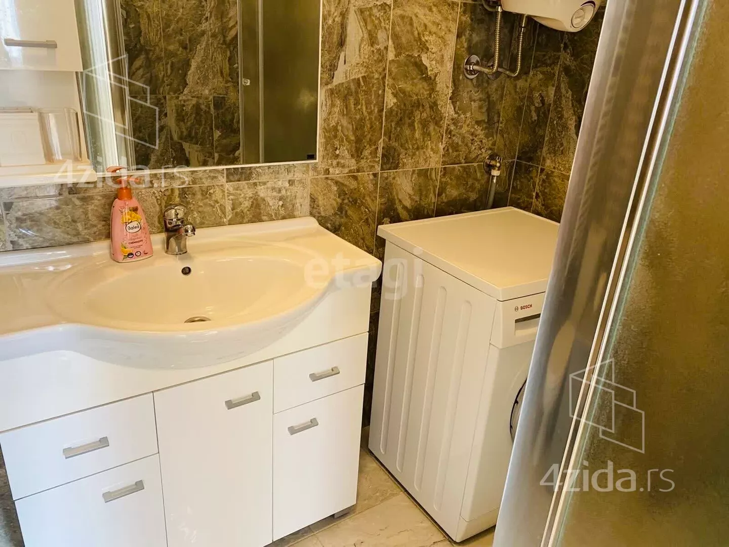 Troiposoban stan | 4zida