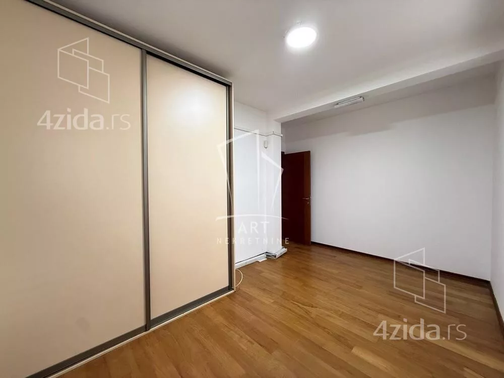 Kancelarija | 4zida