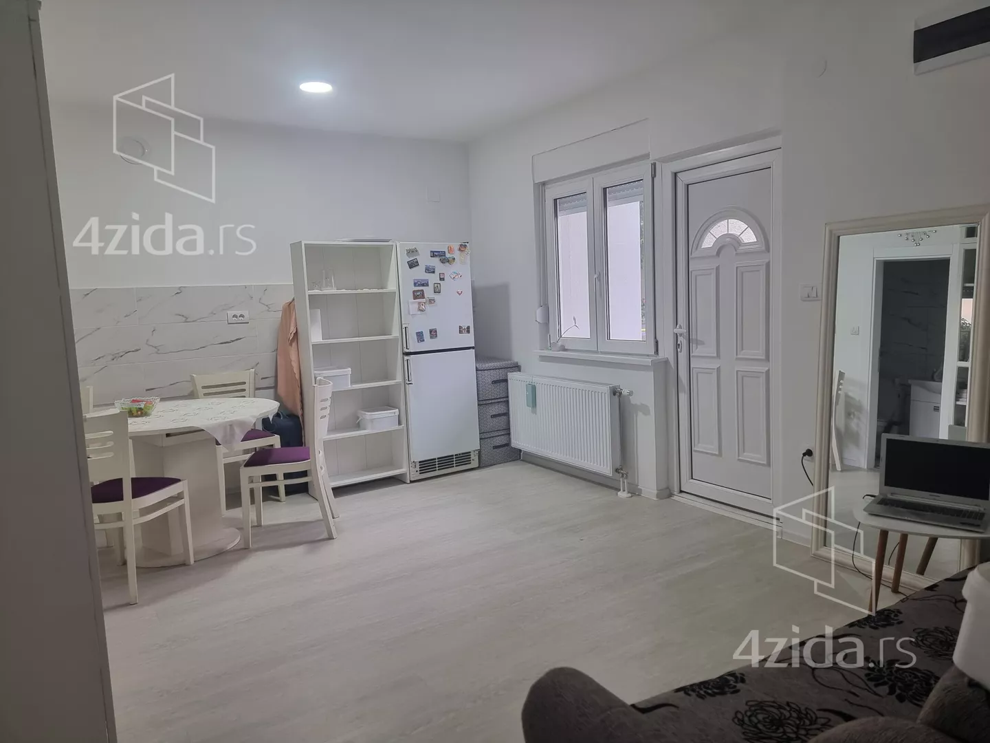 Jednoiposoban stan | 4zida