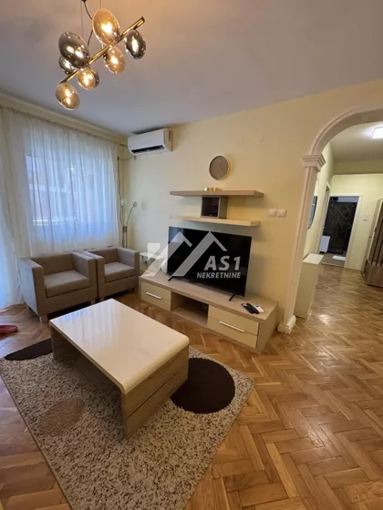 Jovana Subotića | 4zida.rs