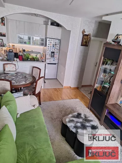 Bulevar Patrijarha Pavla (Somborski Bulevar) | 4zida.rs