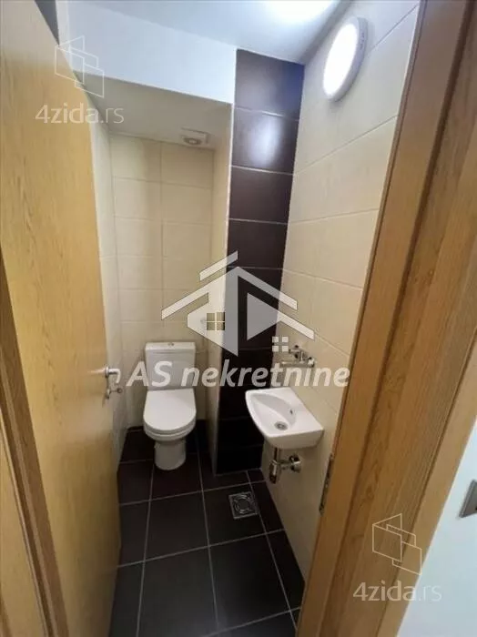 Četvoroiposoban stan | 4zida