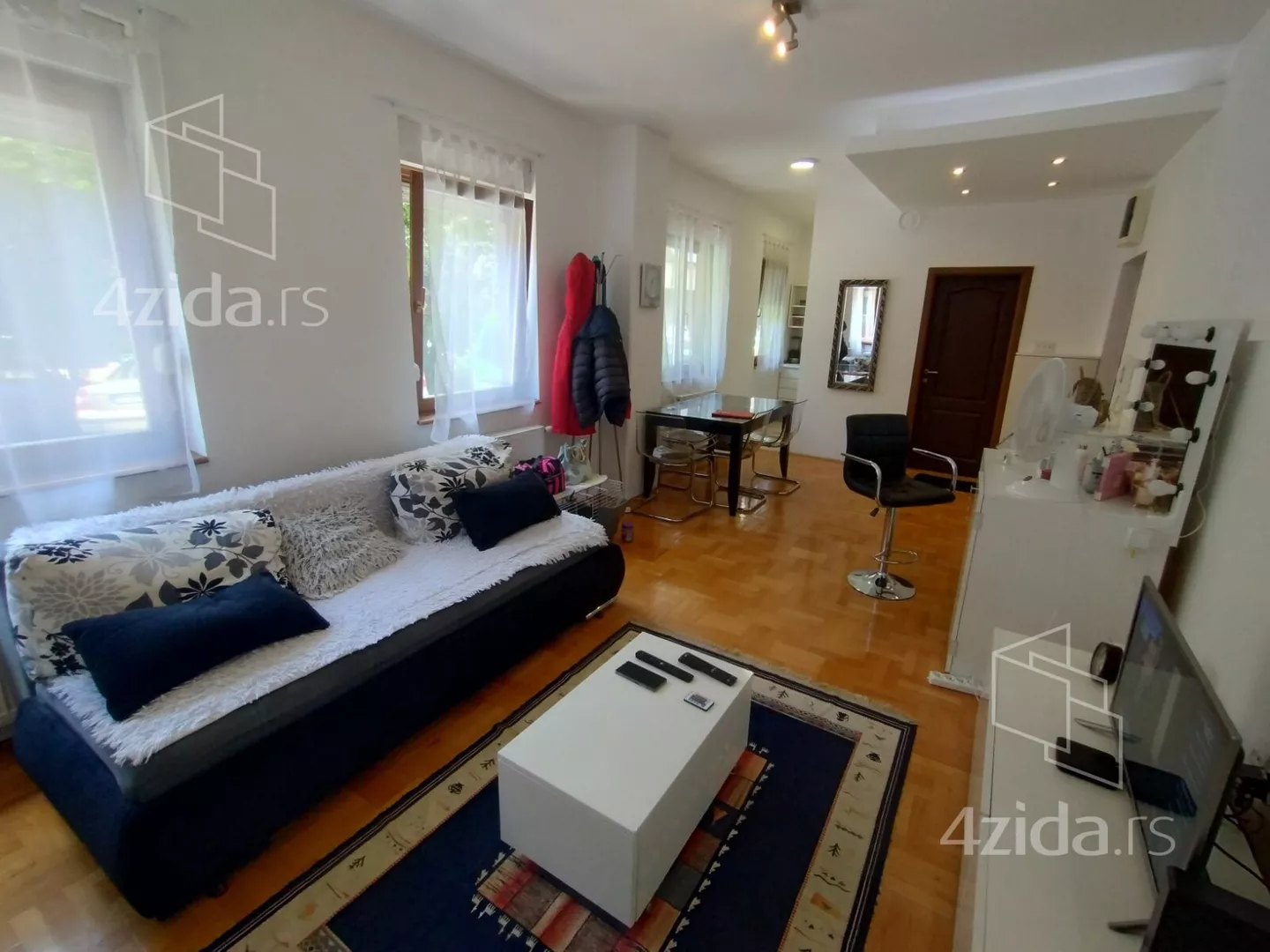 Garsonjera | 4zida