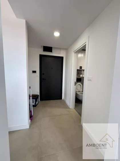 Stari Banovci | 4zida.rs