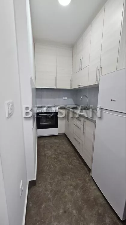 Zeleznicka | 4zida.rs