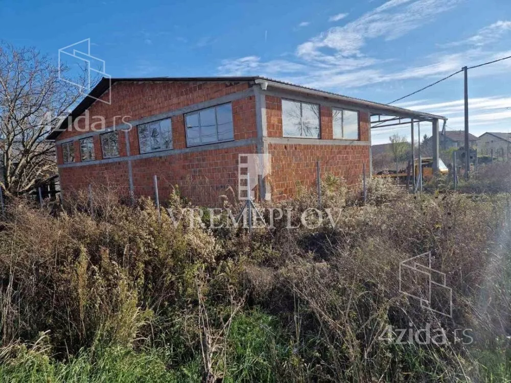 Poslovna zgrada | 4zida