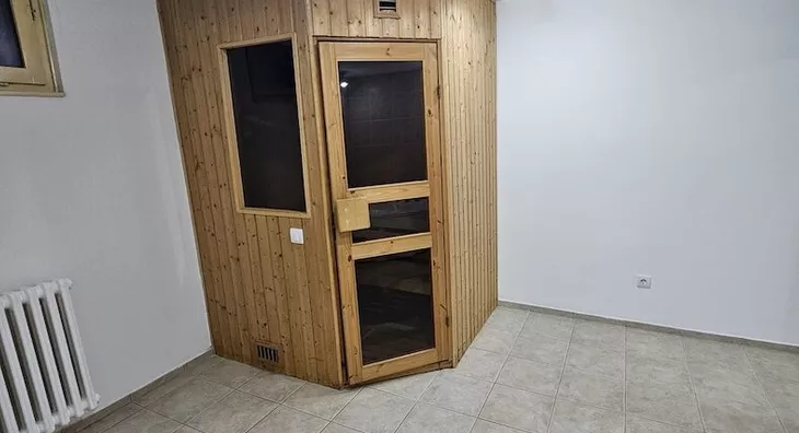 Šestosoban stan | 4zida