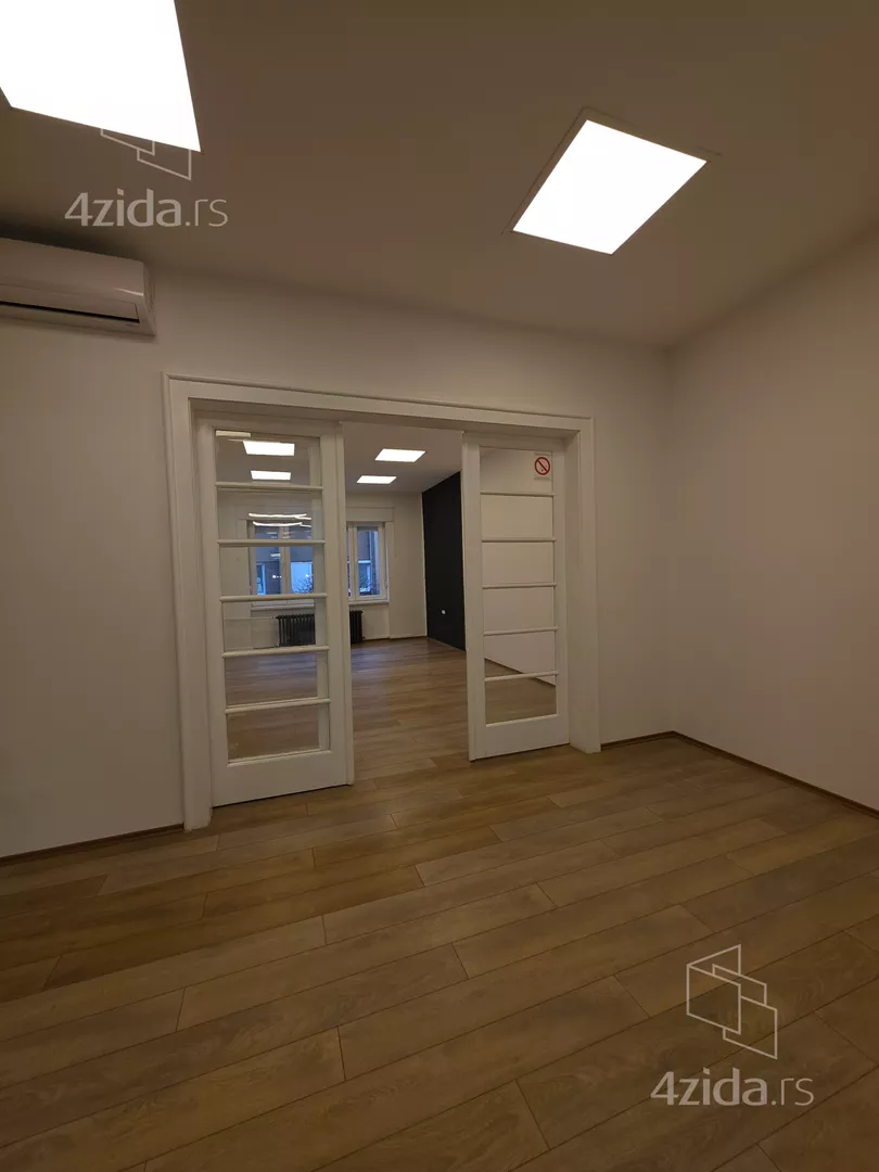 Četvoroiposoban stan | 4zida