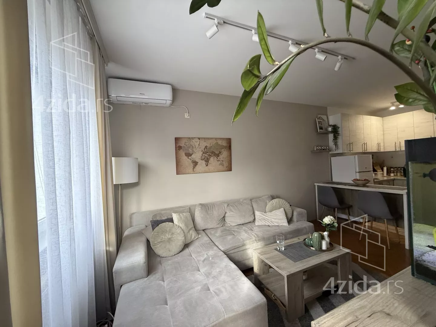 Jednoiposoban stan | 4zida