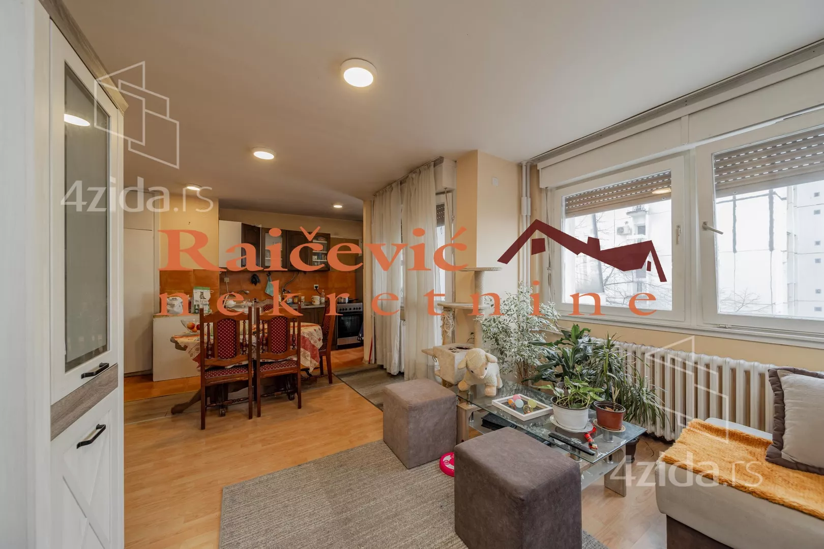 Troiposoban stan | 4zida