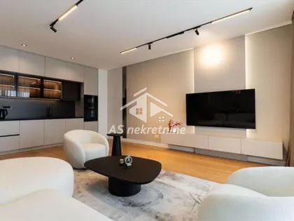 Vukov Spomenik | 4zida.rs