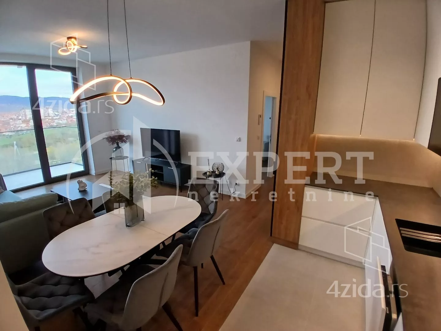 Jednoiposoban stan | 4zida