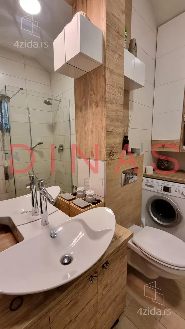 Petosoban stan | 4zida