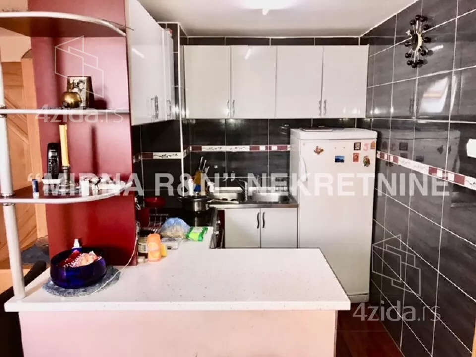 Četvoroiposoban stan | 4zida