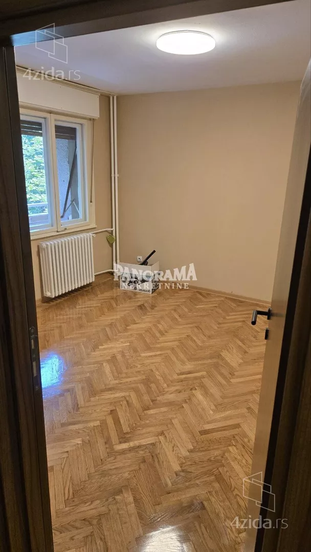 Četvoroiposoban stan | 4zida