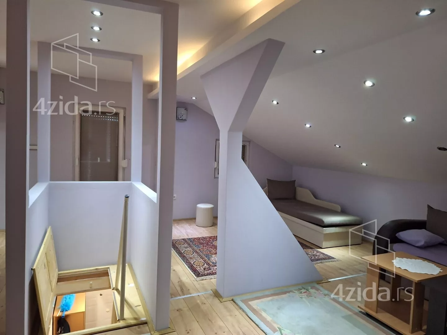 Četvoroiposoban stan | 4zida