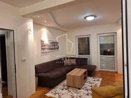 Milana Uzelca | 4zida.rs