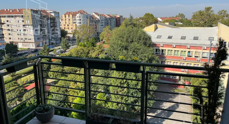 Četvoroiposoban stan | 4zida