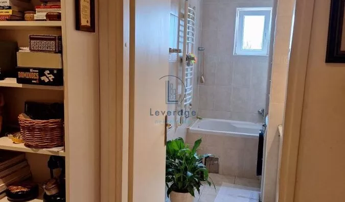 Četvoroiposoban stan | 4zida