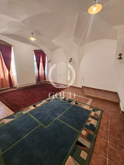 Trg Vladike Nikolaja | 4zida.rs