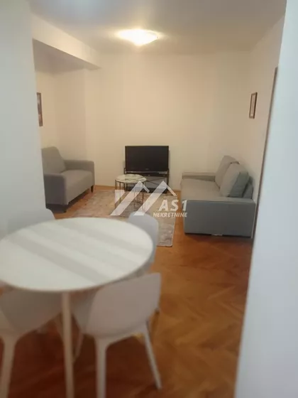 Petra Drapšina | 4zida.rs