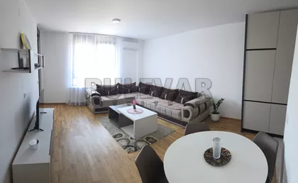 Dejana Dinića | 4zida.rs