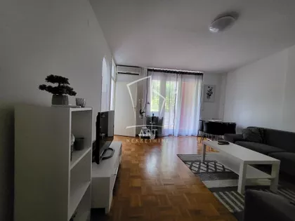 Dušana Vukasovića | 4zida.rs