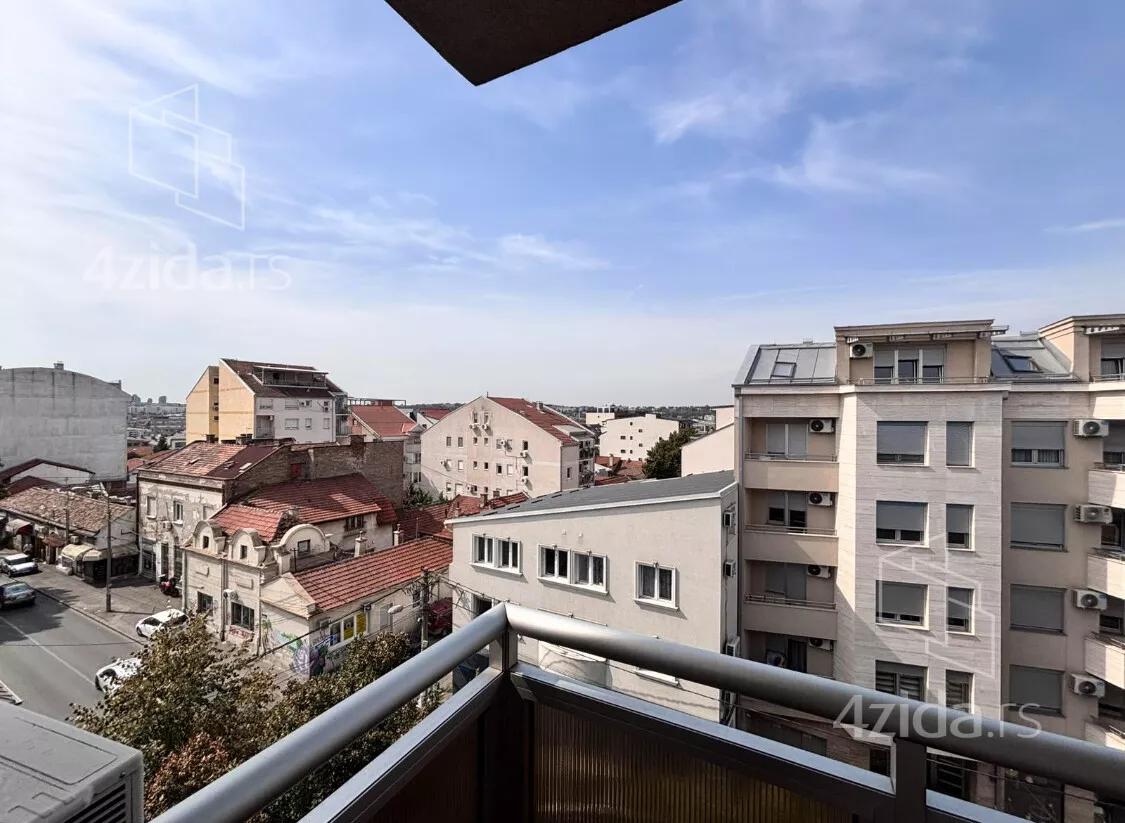Četvoroiposoban stan | 4zida